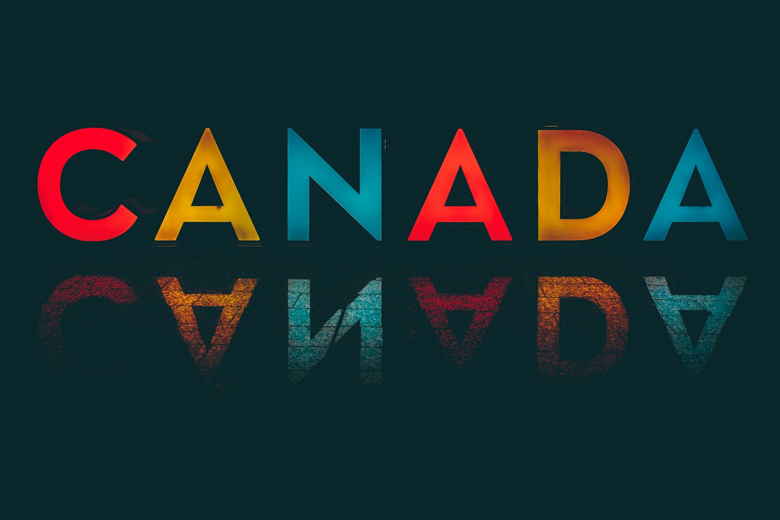 Service Canada 就业服务中心,用于 EI 申请受理和就业辅导的政府服务机构